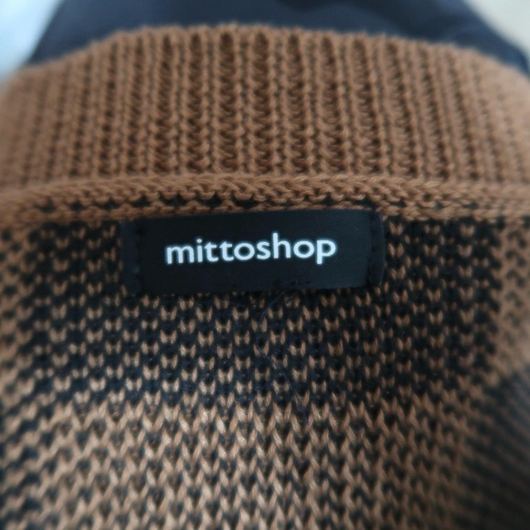 Checkered Sweater 🤎 - Picture 3 of 3